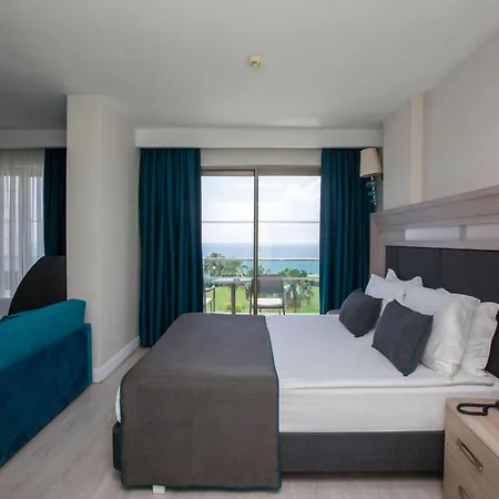 Falcon Hotel
