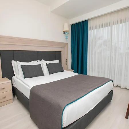 Falcon Hotel